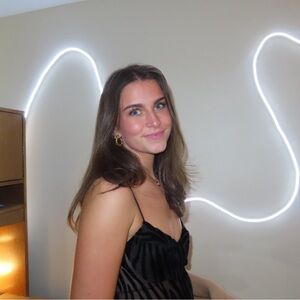 Meet your Posher, Emilee